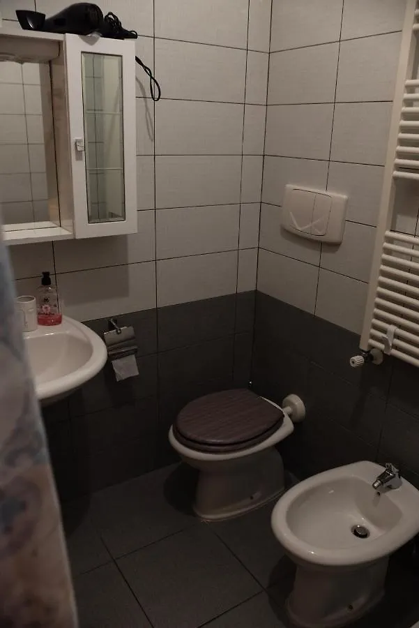 Appartamento Red House Tiburtina Roma 0*,  Italia